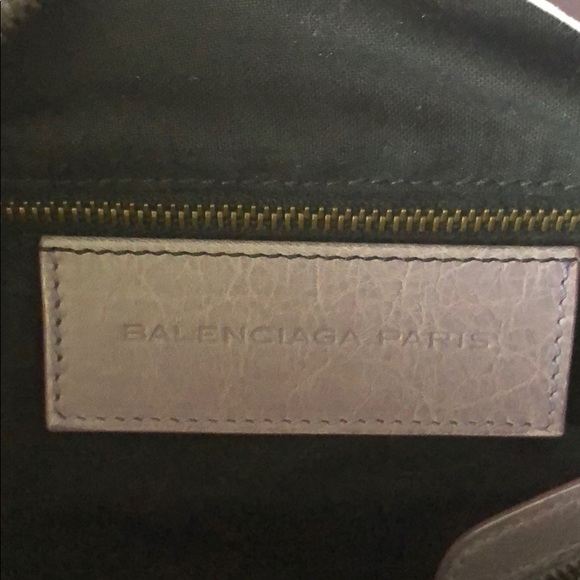 COPY - Authentic Balenciaga Crossbody - Picture 7 of 8